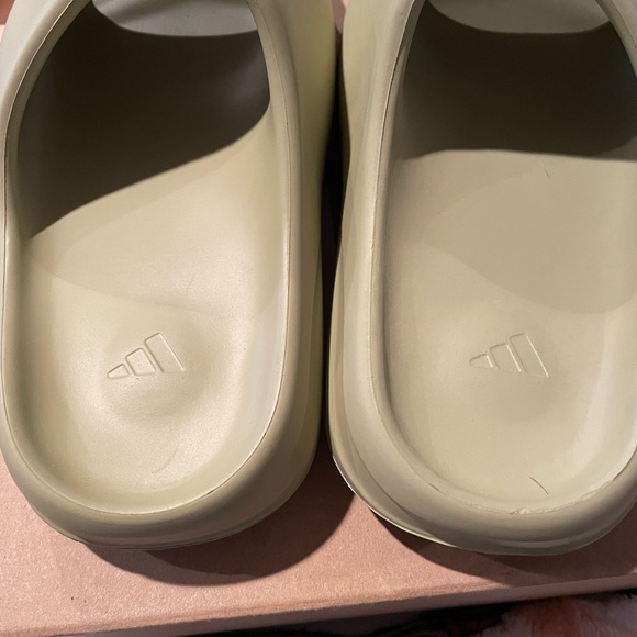New, Never worn Yeezy Slides for sale! - Picture 4 of 8